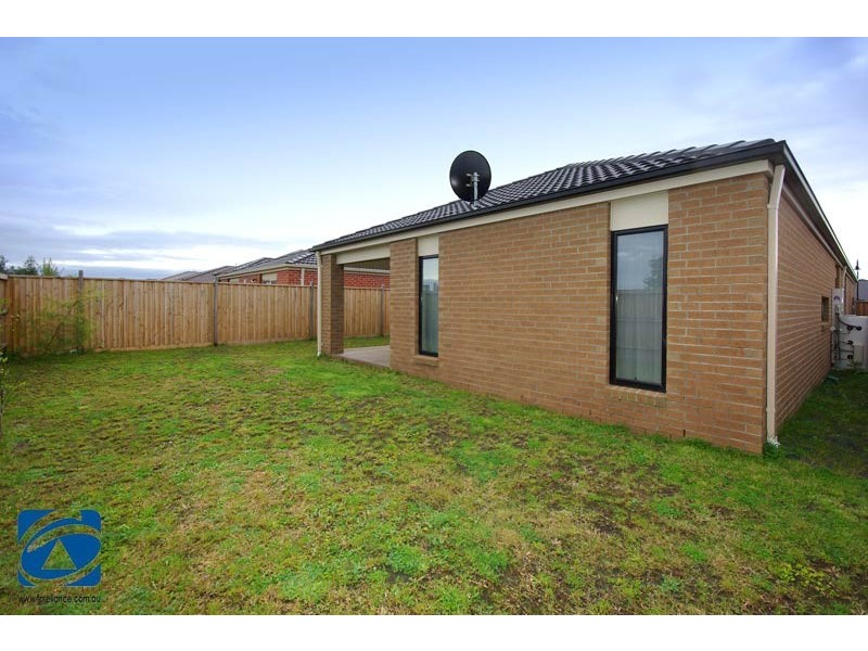 32 Bulga Wattle Circuit, Lyndhurst VIC 3975