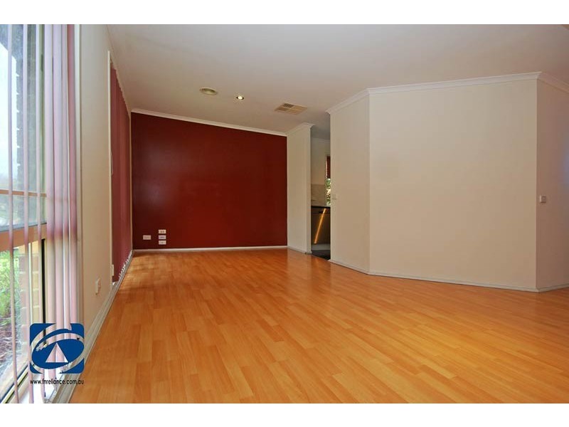 10 Slessor Avenue, Lynbrook VIC 3975