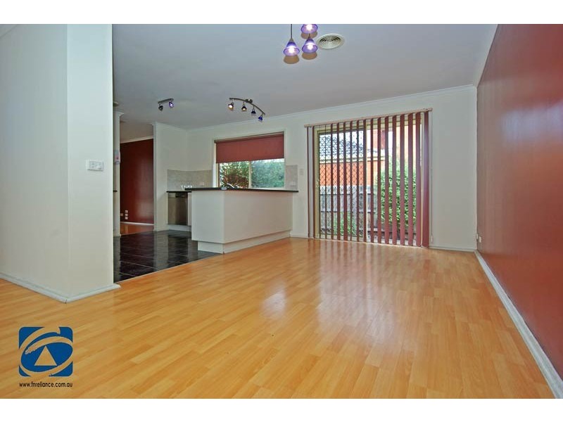 10 Slessor Avenue, Lynbrook VIC 3975