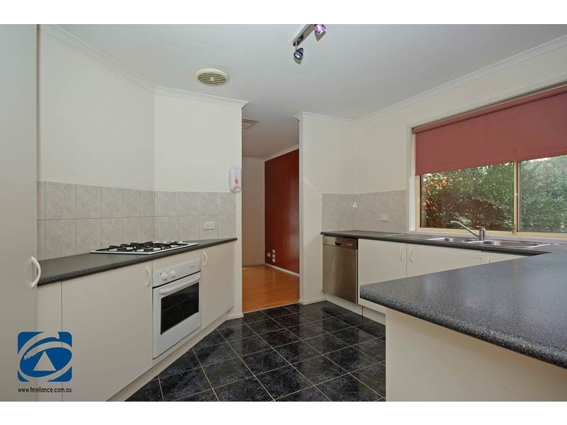 10 Slessor Avenue, Lynbrook VIC 3975