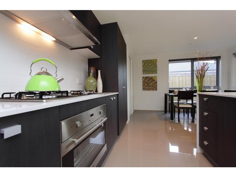12 Locky Grove, Lyndhurst VIC 3975