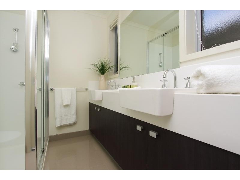 12 Locky Grove, Lyndhurst VIC 3975