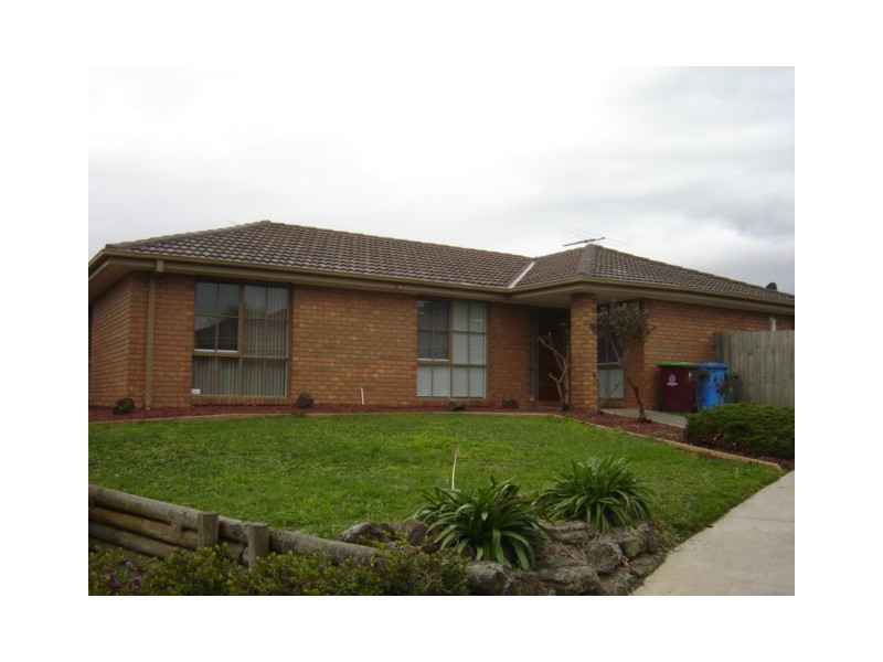 8 Carmen Court, Hampton Park VIC 3976