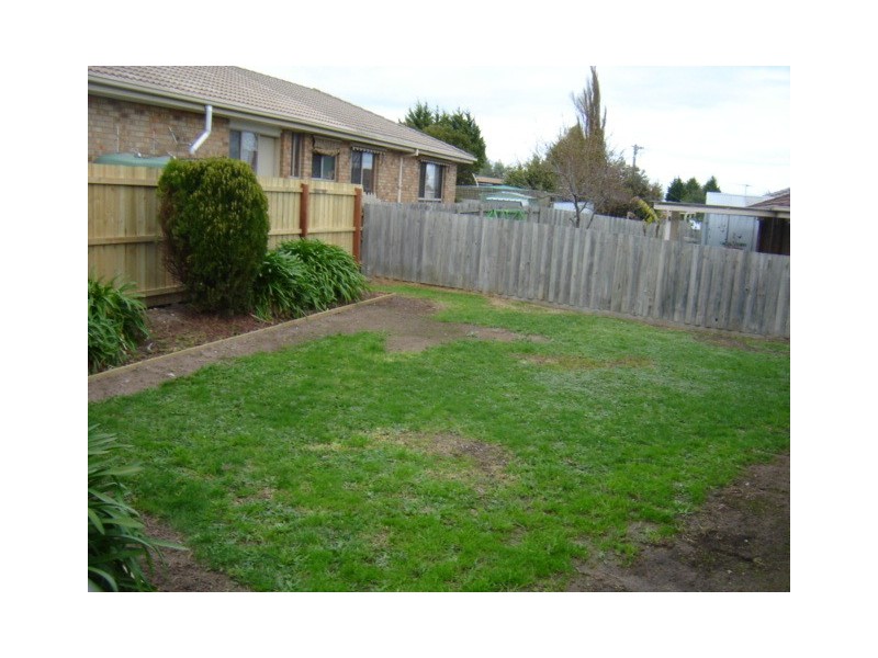 8 Carmen Court, Hampton Park VIC 3976