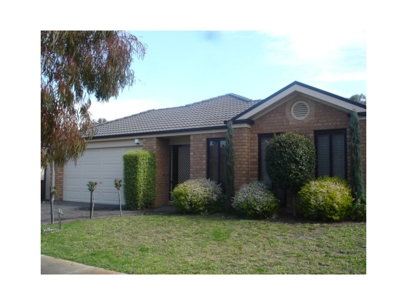 31 Glenshee Drive, Lynbrook VIC 3975