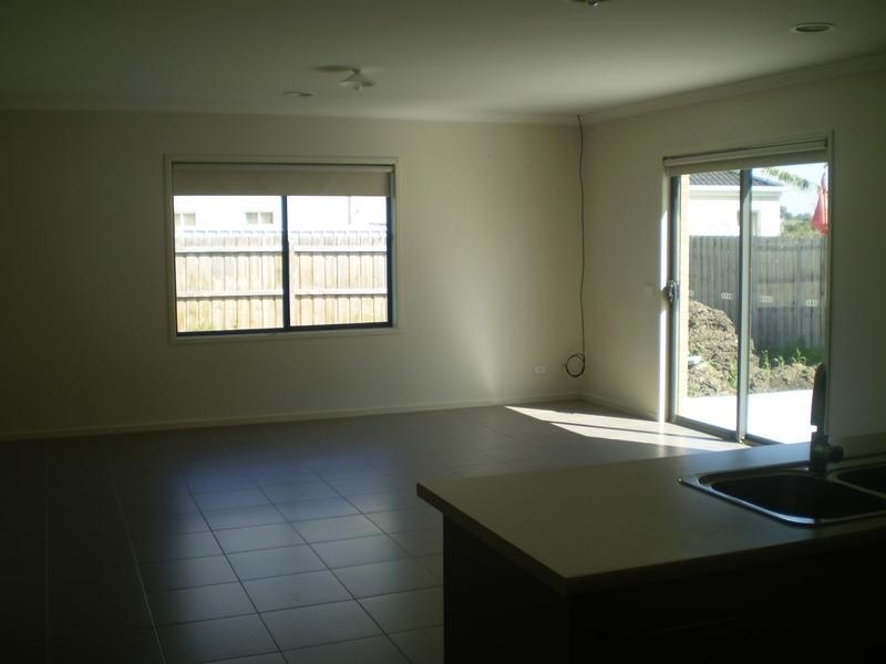 23 Henning Avenue, Lynbrook VIC 3975