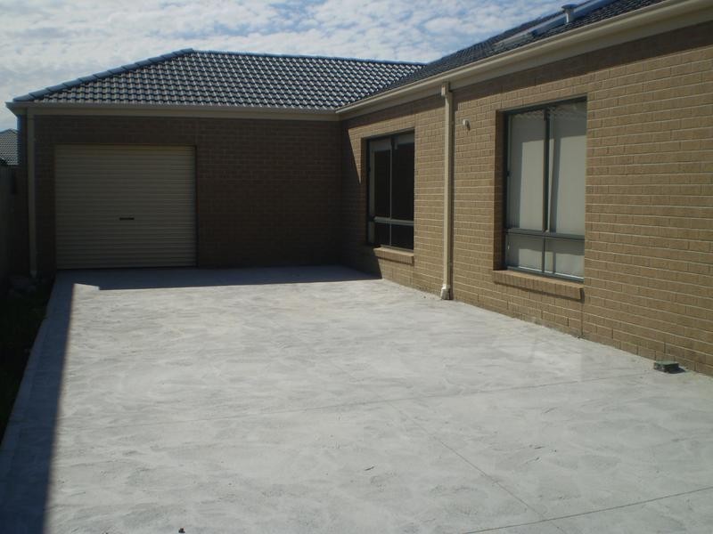 23 Henning Avenue, Lynbrook VIC 3975