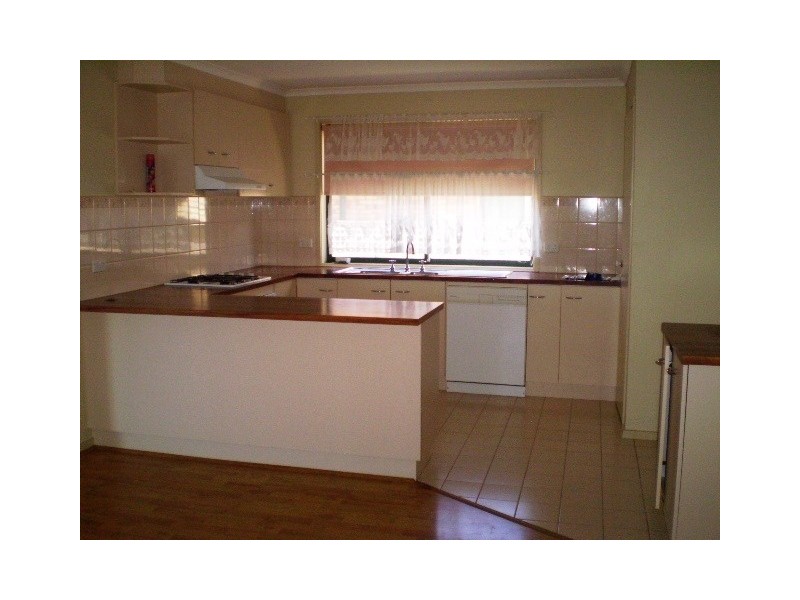 26 Amber Drive, Hampton Park VIC 3976