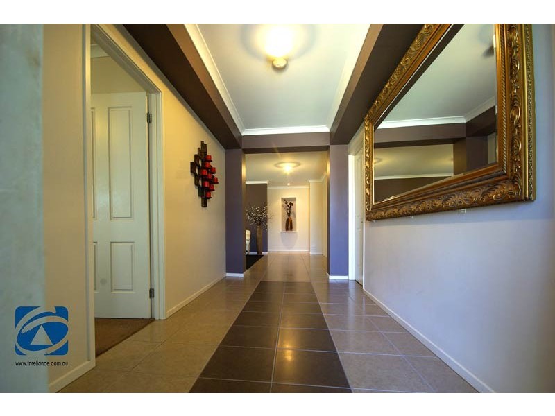 10 Hal Porter Terrace, Lynbrook VIC 3975