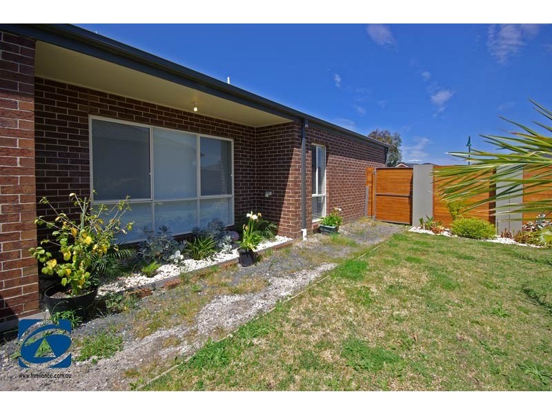 10 Hal Porter Terrace, Lynbrook VIC 3975