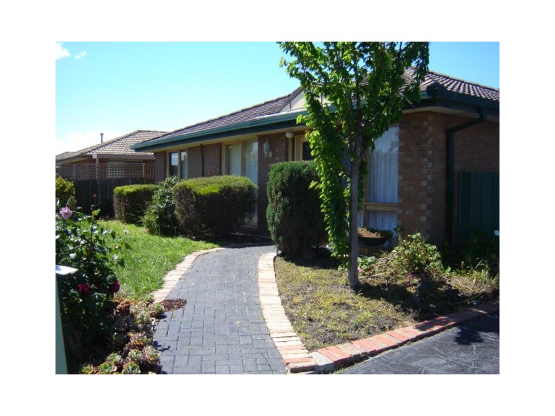32 Narellan Drive, Hampton Park VIC 3976