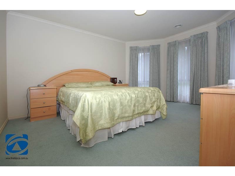 Lynbrook VIC 3975