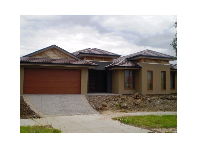 6 Cottrell Place, Lynbrook VIC 3975