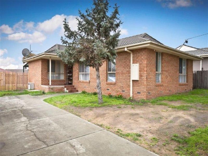 13 Ivan Crescent, Hampton Park VIC 3976