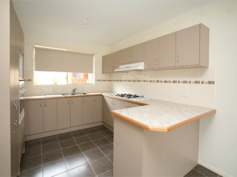 8 Nirringa Drive, Hampton Park VIC 3976