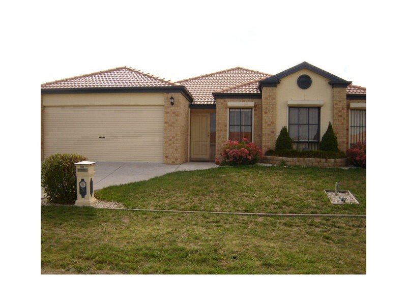 26 Hasluck Crescent, Lynbrook VIC 3975