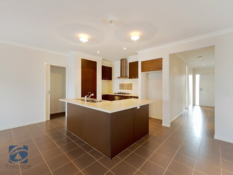 11 Alysha Avenue, Lyndhurst VIC 3975