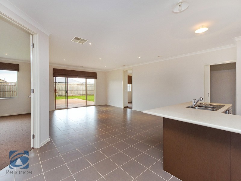 11 Alysha Avenue, Lyndhurst VIC 3975