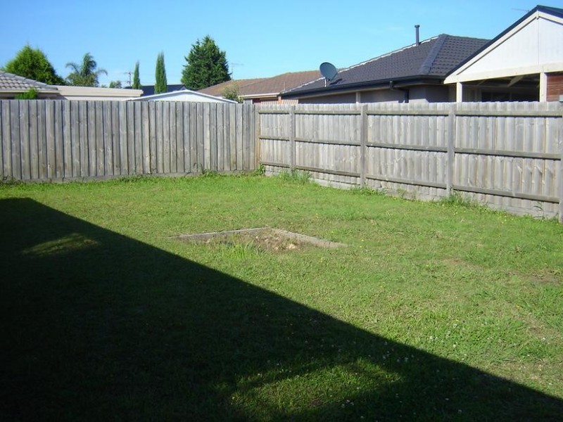 13 Heather Court, Hampton Park VIC 3976