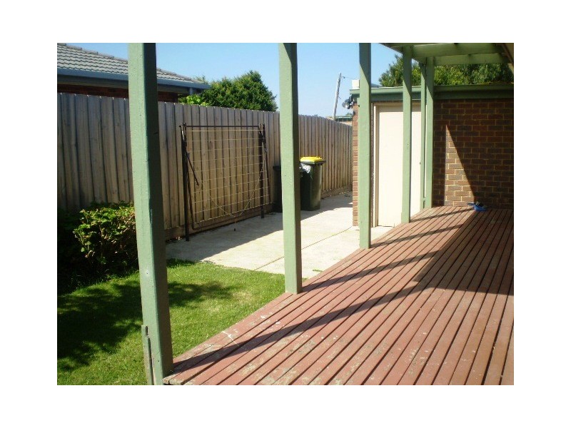 18 Quarrion drive, Carrum Downs VIC 3201