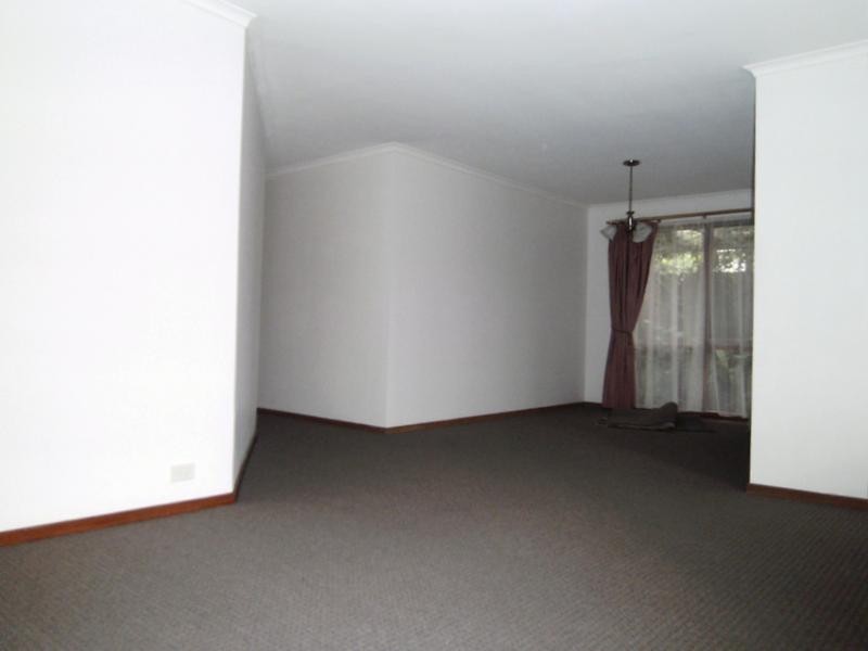 153 Lawless Drive, Cranbourne North VIC 3977