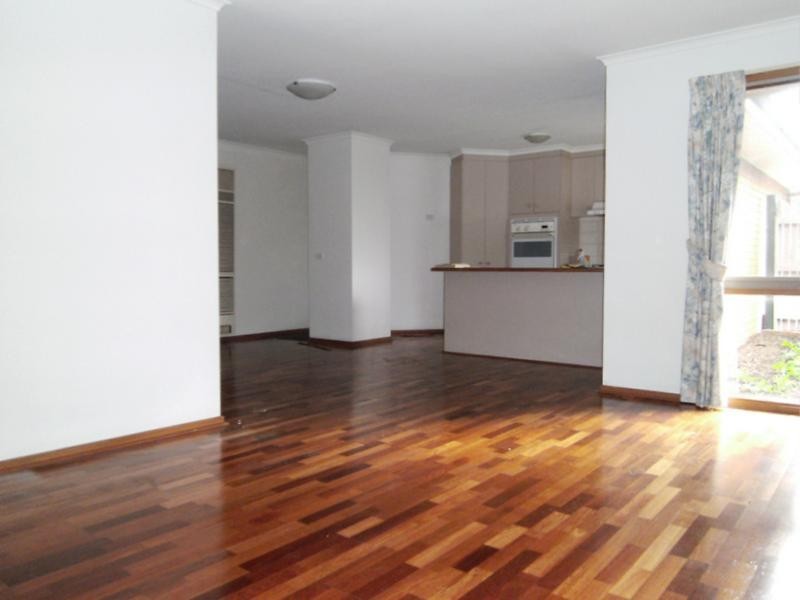 153 Lawless Drive, Cranbourne North VIC 3977