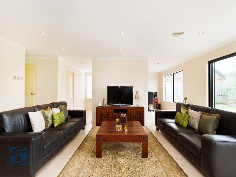 Lynbrook VIC 3975