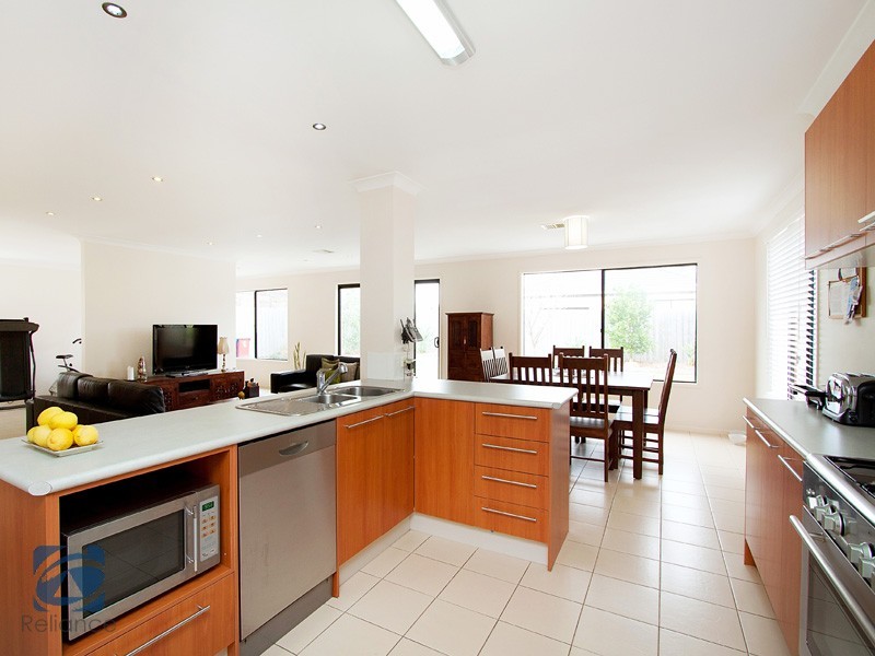 Lynbrook VIC 3975