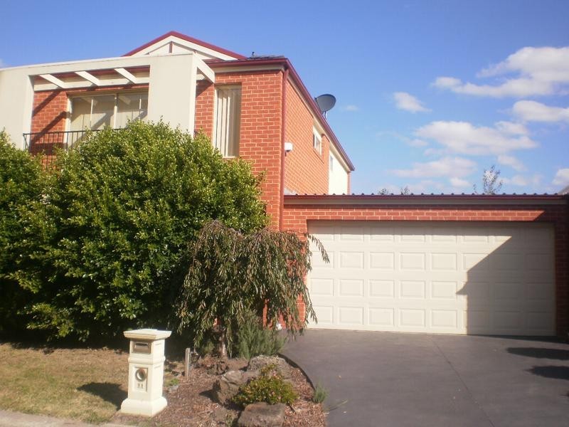 11 Provence Place, Narre Warren South VIC 3805