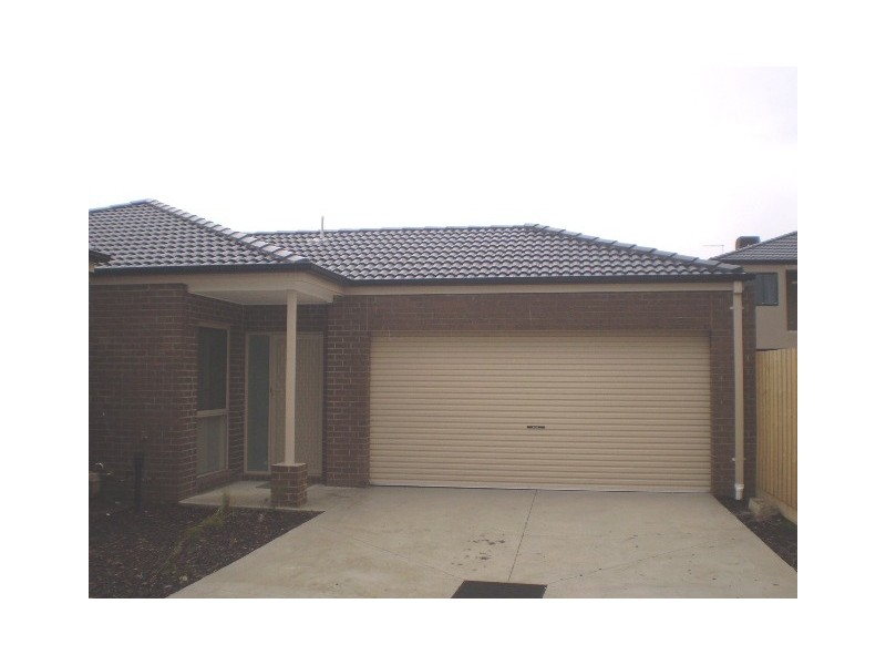 3/12 Kingsfield Crescent, Lynbrook VIC 3975