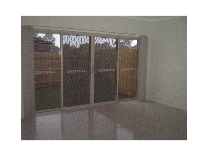 3/12 Kingsfield Crescent, Lynbrook VIC 3975