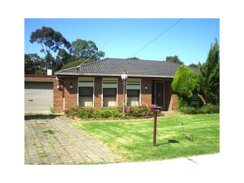 8a Clive Street, Hampton Park VIC 3976