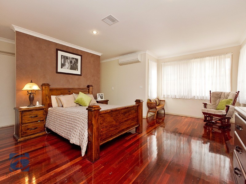 15 St Bernards Crescent, Lynbrook VIC 3975