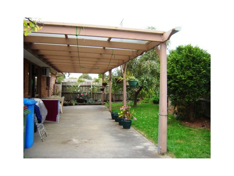 17 General Joshua Drive, Hampton Park VIC 3976