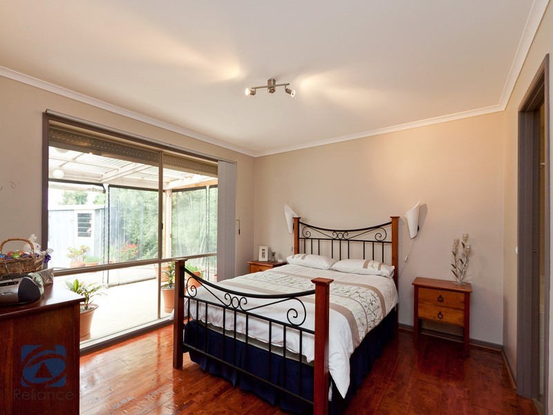 8 Bill Place, Hampton Park VIC 3976