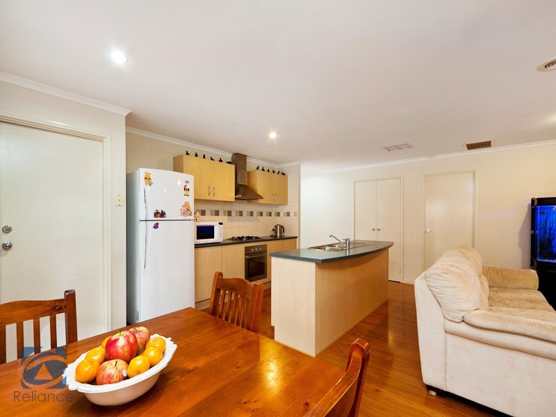 9 Meribel Way, Lynbrook VIC 3975