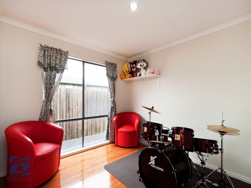 9 Meribel Way, Lynbrook VIC 3975