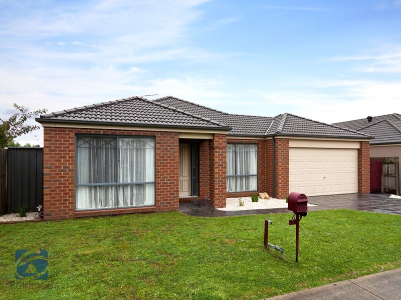 9 Meribel Way, Lynbrook VIC 3975