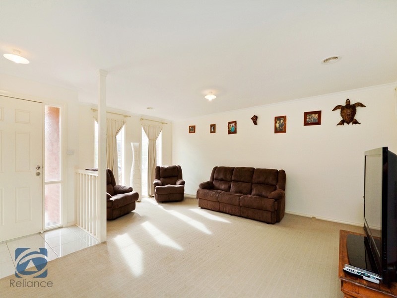 21 Hanrahan Wynd, Lynbrook VIC 3975