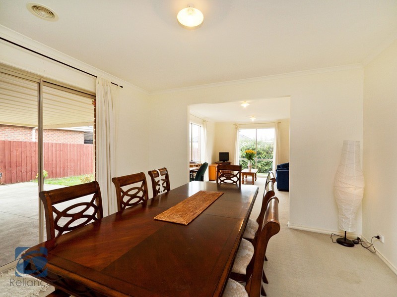 21 Hanrahan Wynd, Lynbrook VIC 3975