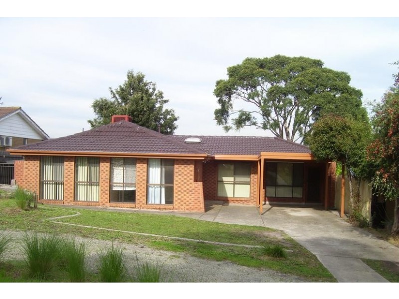 61 Oaktree Drive, Hampton Park VIC 3976