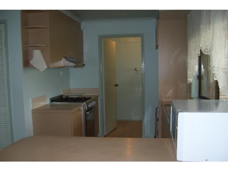 61 Oaktree Drive, Hampton Park VIC 3976