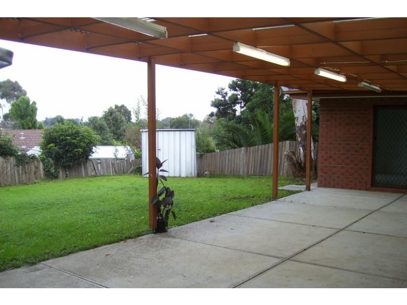 61 Oaktree Drive, Hampton Park VIC 3976