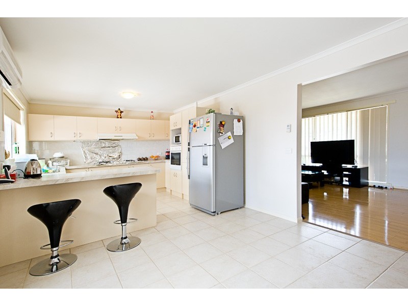 27 Redwood Avenue, Hampton Park VIC 3976