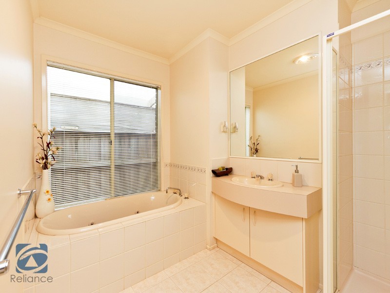 Lynbrook VIC 3975