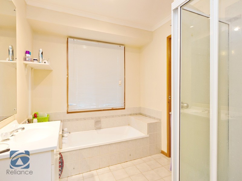 18 Greenhill Rise, Hampton Park VIC 3976