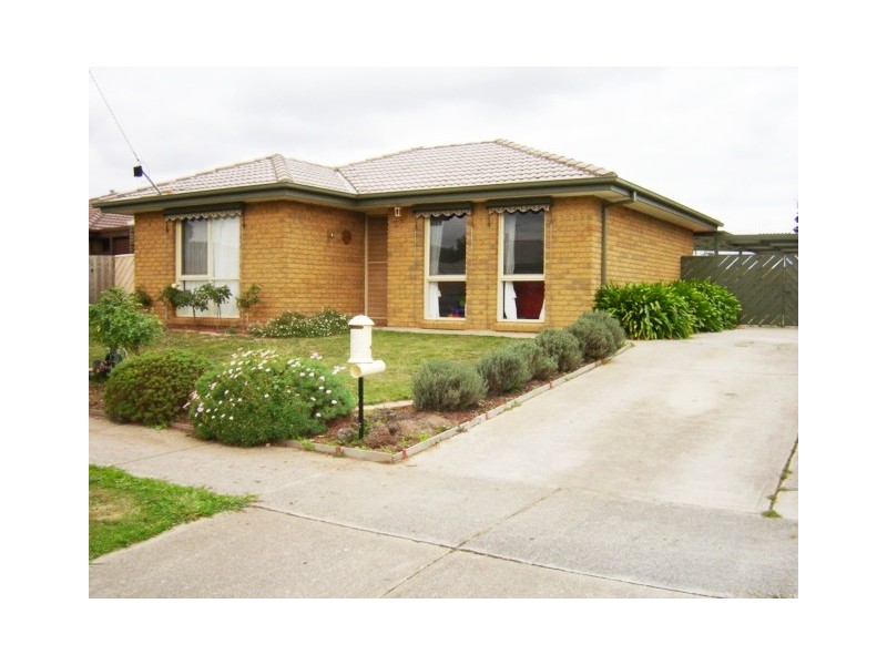 75 Strong Drive, Hampton Park VIC 3976