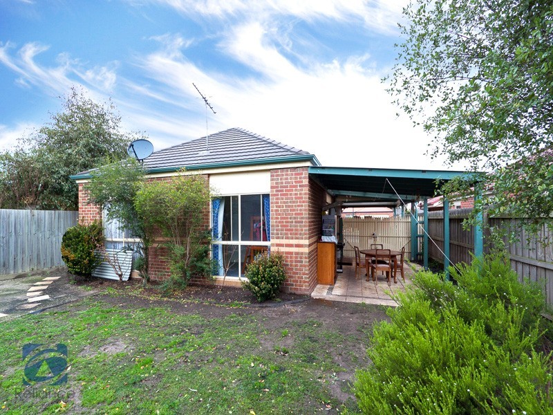 16 Harford Close, Lynbrook VIC 3975