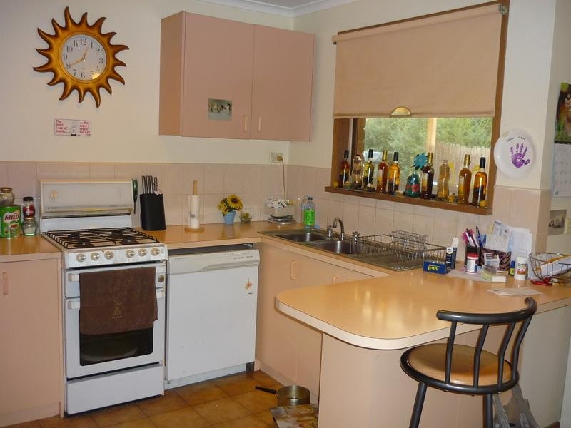 130 Warana Drive, Hampton Park VIC 3976