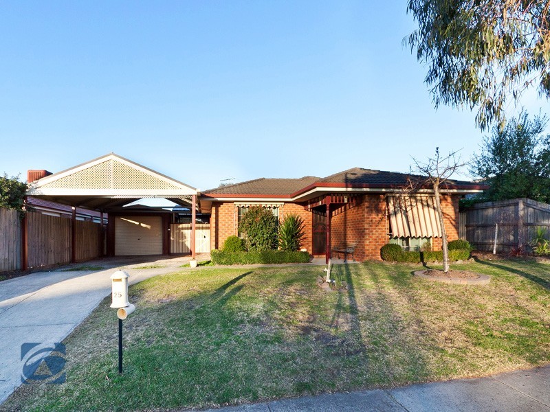 25 Langbourne Drive, Narre Warren South VIC 3805